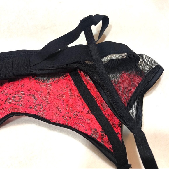 NWT Victoria’s Secret Black and Red Garter Belt - Picture 4 of 8